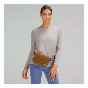 Lululemon Everyday Belt Bag Sherpa Caramel EUC